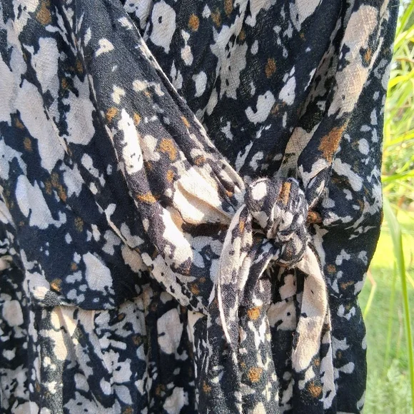 Free People All The Right Ruffles Romper Size S Black NWT - Picture 6 of 10